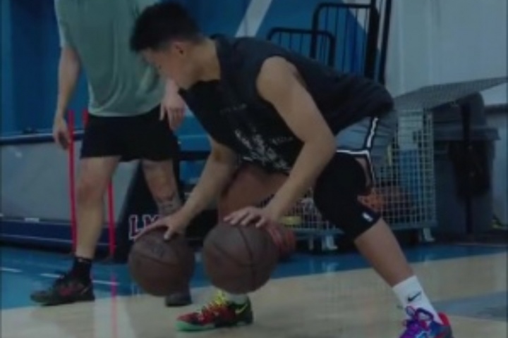 开云平台中国-大量有球训练！经纪公司发布崔永熙最新球场视频