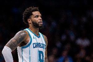 开云官网首页-扛起球队！小桥半场9中4&amp;3罚全中拿到12分5板2助