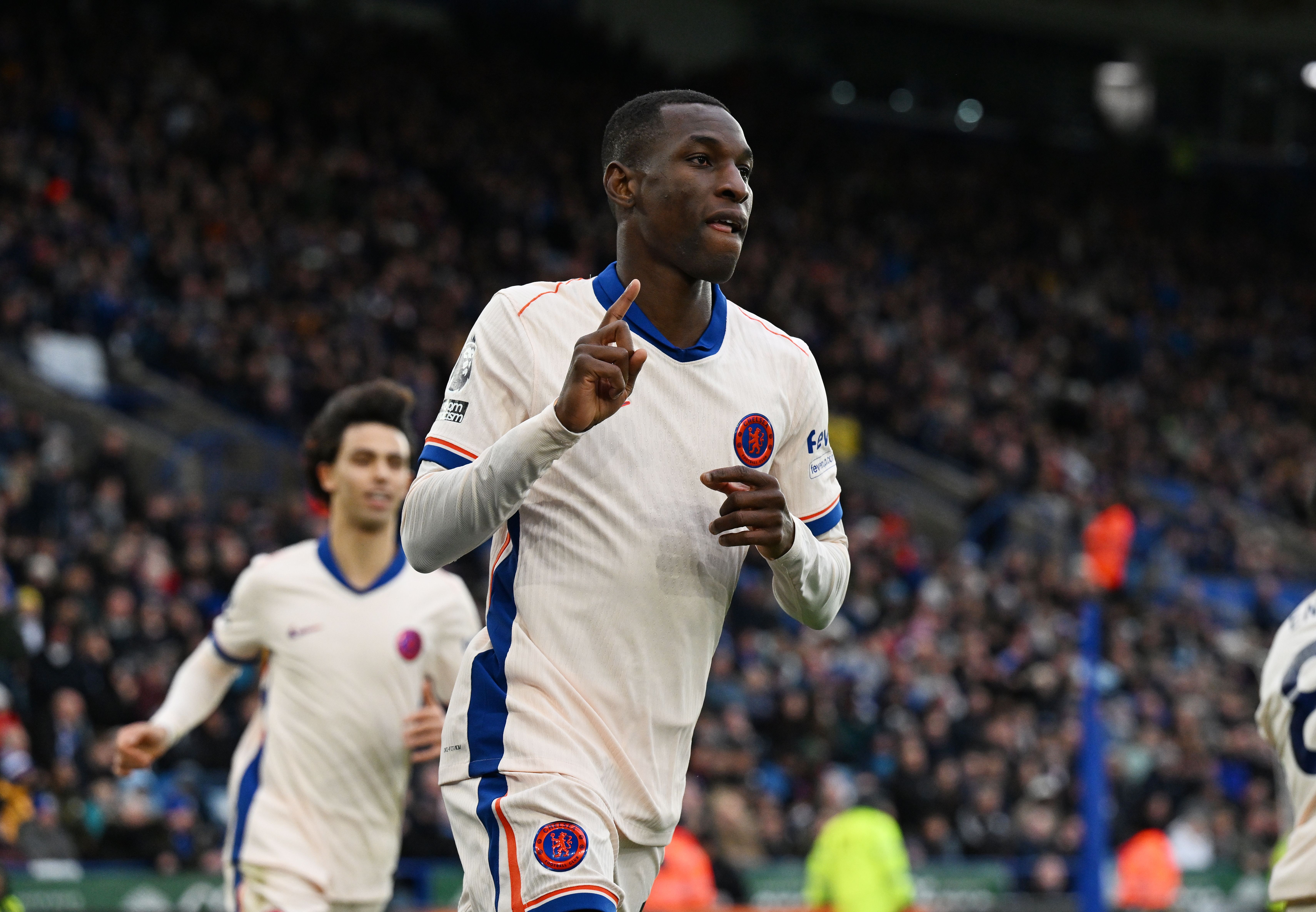 开云首页体验-罗马诺：拜仁对杰克逊展示出强烈兴趣，但预计面临维拉和纽卡争夺