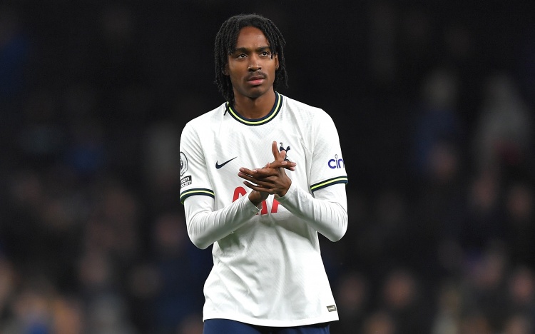 罗马诺：斯宾塞已经与热刺签下续约合同，即将官宣