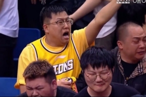 回主场抢五！客场观战的广厦球迷赛后激动地流下了泪水