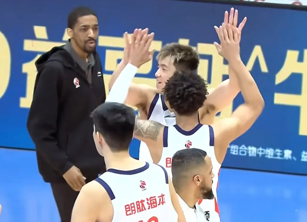 开云首页体验-复出两场都赢了！郭艾伦表现神勇，辽篮后悔了吗？