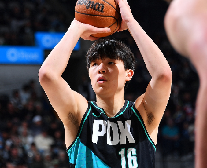 开云首页入口-杨瀚森0+1+1！开拓者狂输老鹰34分 库明加20+7加盟全胜